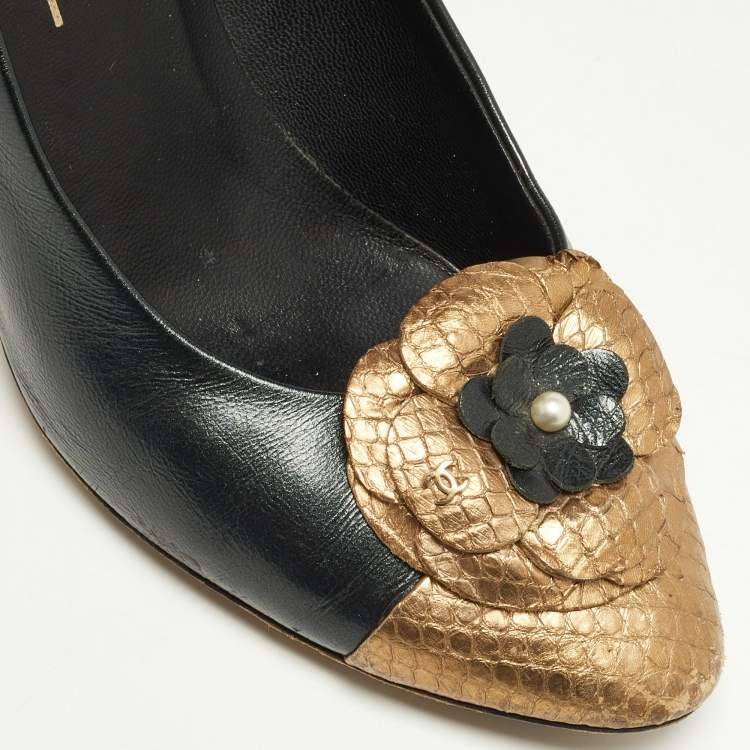 Pre Owned Chanel Black/Gold Leather and Python Embossed Cap Toe CC Camellia Pumps Size 37.5