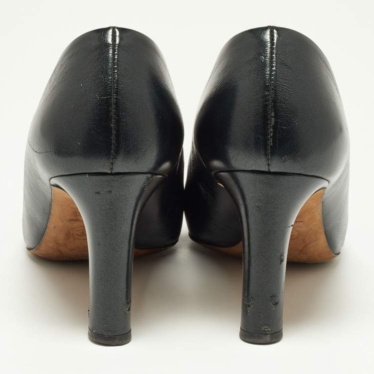 Pre Owned Chanel Black/Gold Leather and Python Embossed Cap Toe CC Camellia Pumps Size 37.5