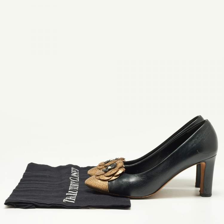 Pre Owned Chanel Black/Gold Leather and Python Embossed Cap Toe CC Camellia Pumps Size 37.5