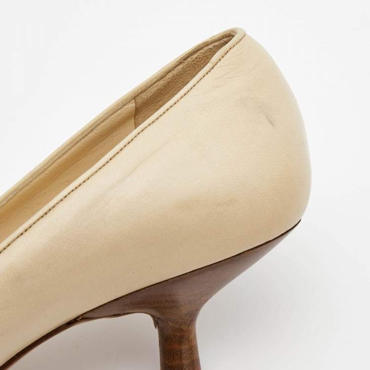 Pre Owned Chanel Beige/Red Patent and Leather Pointed Toe Pumps Size  38.5