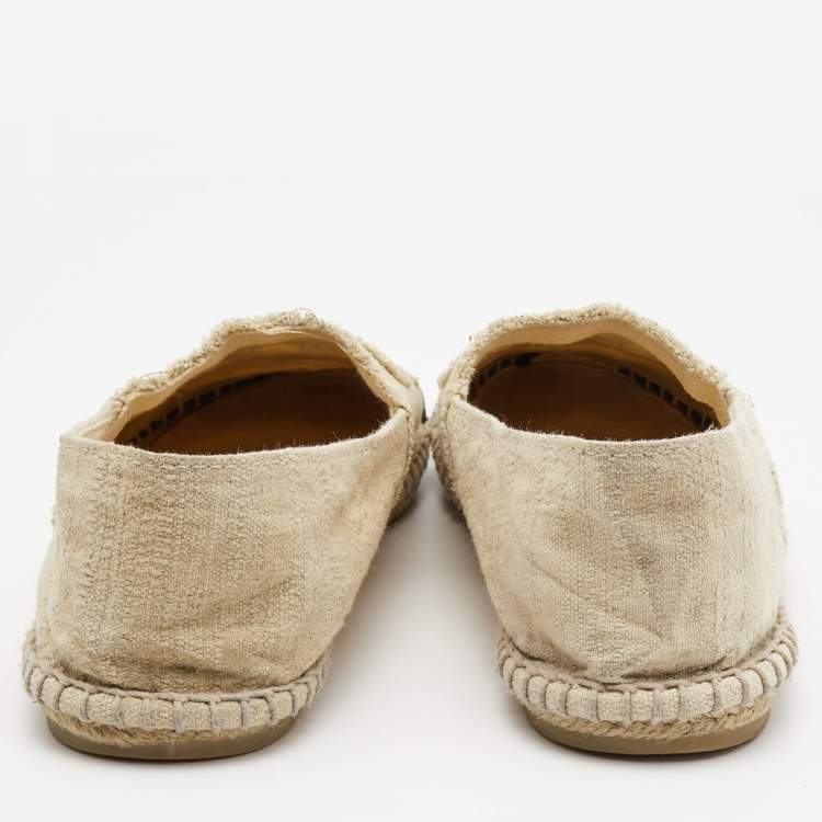 Pre Owned Chanel Cream/Black Canvas CC Espadrille Flats Size 39