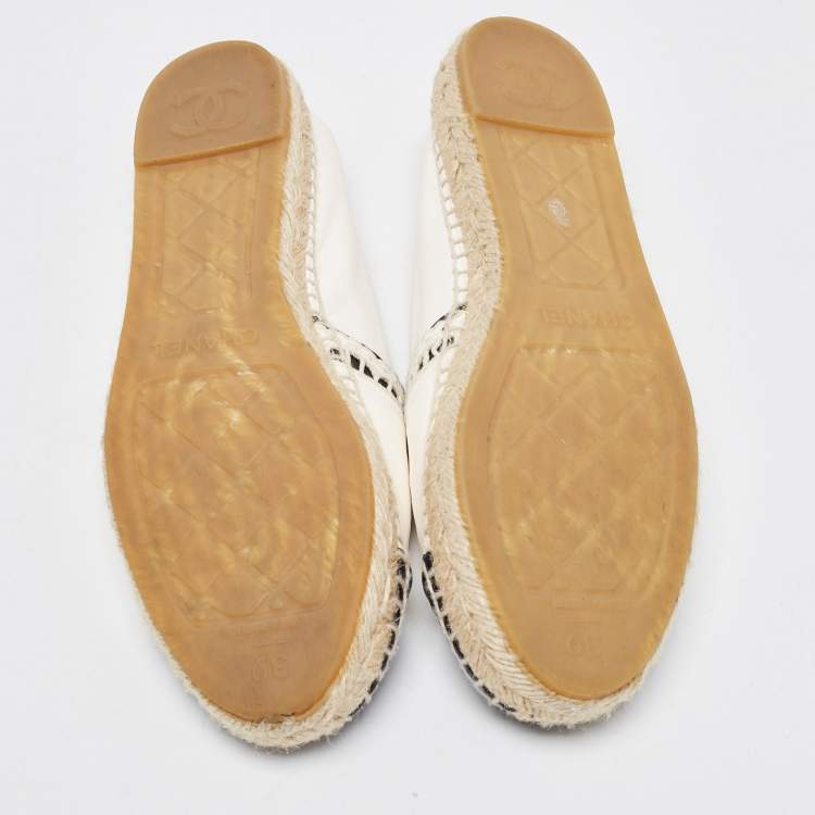 Pre Owned Chanel Off White/Black Leather CC Espadrille Flats Size 39