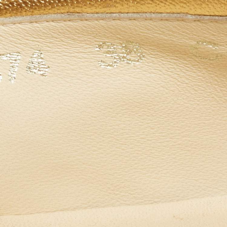 Pre Owned Chanel Metallic Gold Leather CC Slip On Espadrilles Flats Size 38