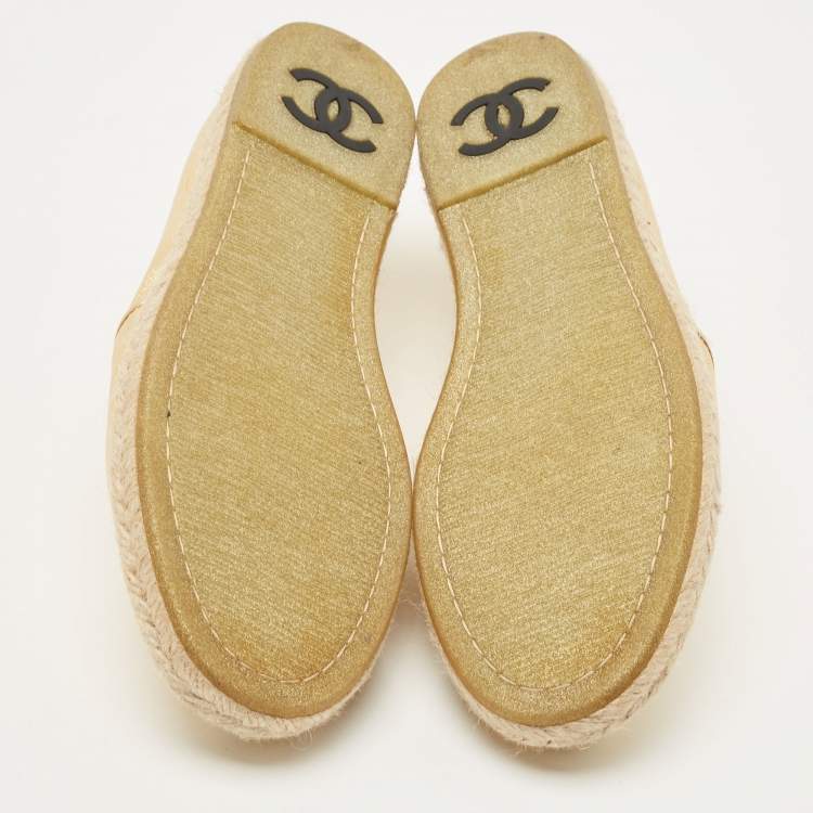 Pre Owned Chanel Metallic Gold Leather CC Slip On Espadrilles Flats Size 38