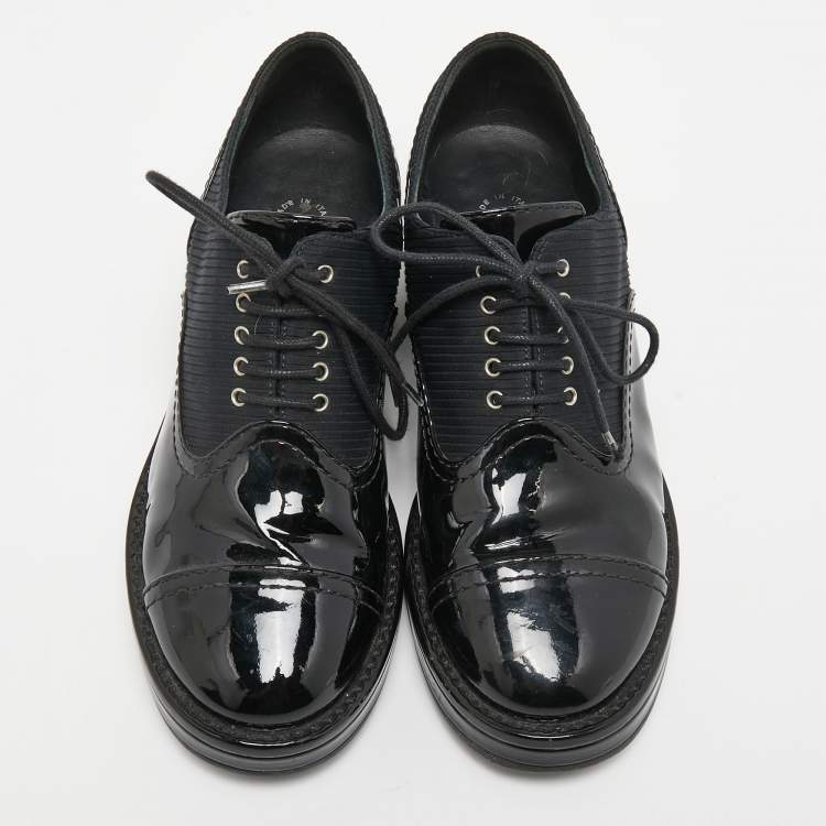 Pre Owned Chanel Black Patent Leather and Fabric Lace  Up Oxford Size 37  