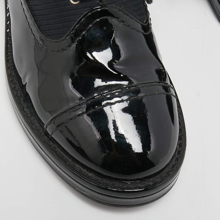Pre Owned Chanel Black Patent Leather and Fabric Lace  Up Oxford Size 37  
