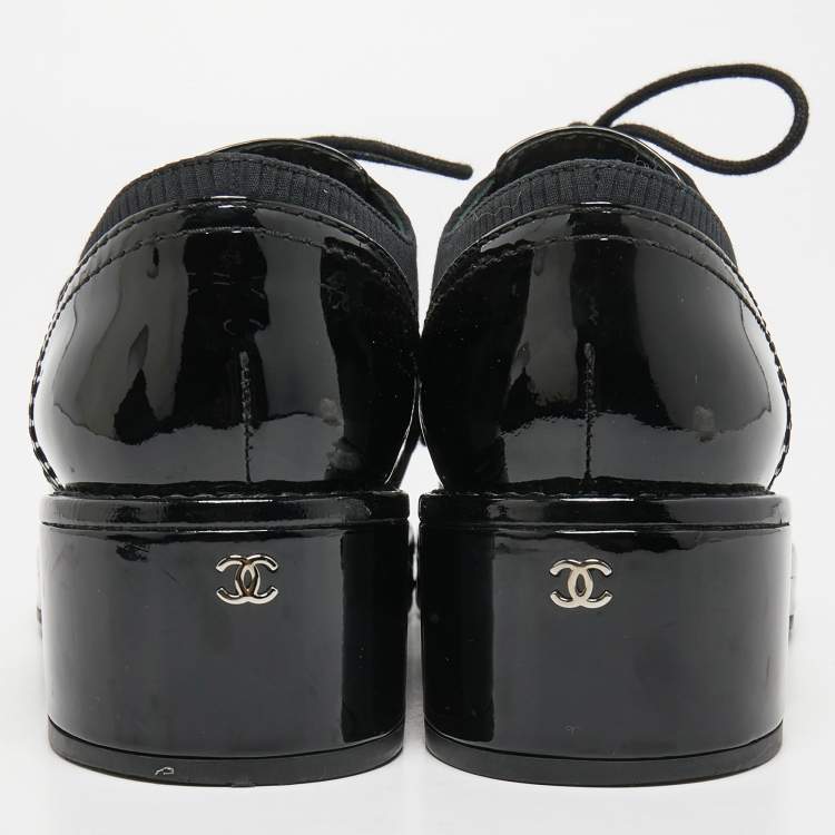 Pre Owned Chanel Black Patent Leather and Fabric Lace  Up Oxford Size 37  