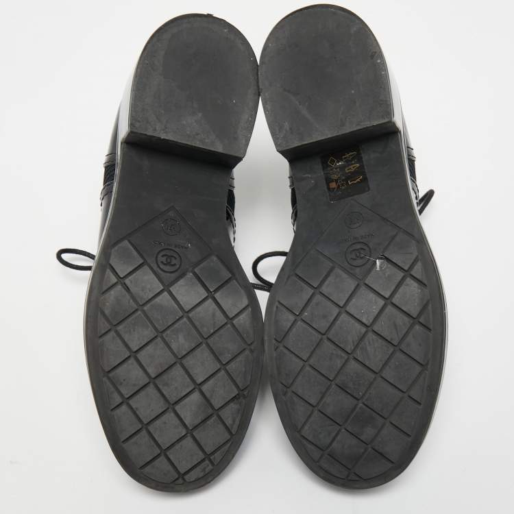 Pre Owned Chanel Black Patent Leather and Fabric Lace  Up Oxford Size 37  