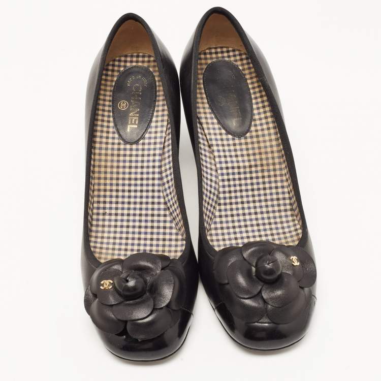 Pre Owned Chanel Black Leather Camellia CC Cap Toe Block Heel Pumps Size 38
