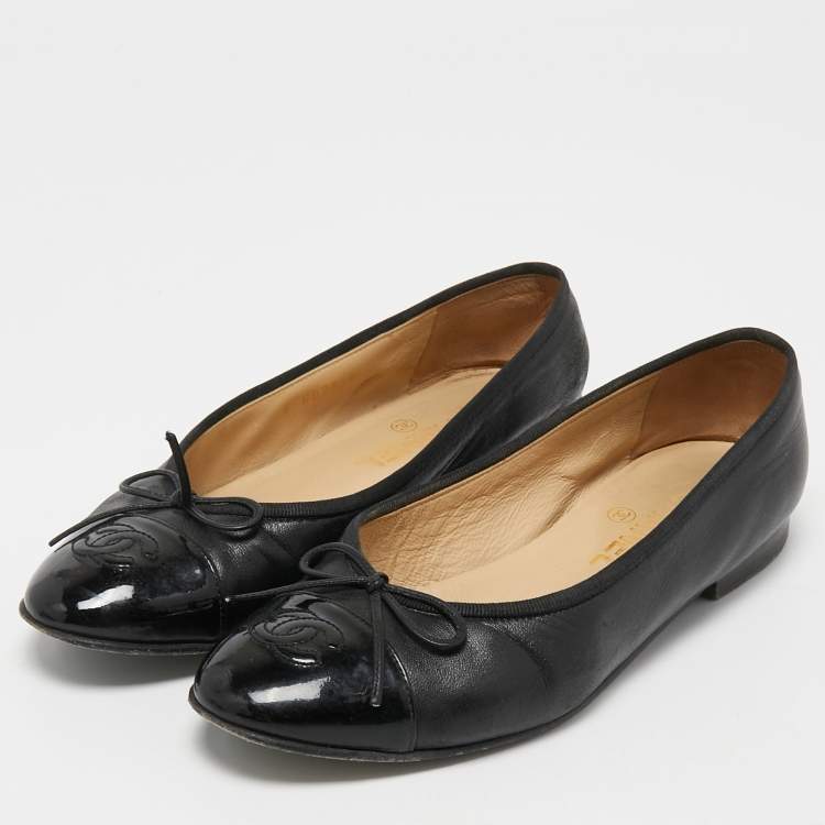Chanel Black Leather and Patent CC Ballet Flats Size 37.5 Chanel