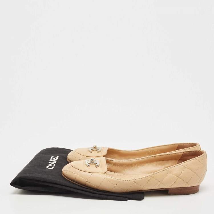 Pre Owned Chanel Beige Quilted Leather CC Turn Lock Loafers Size 35.5