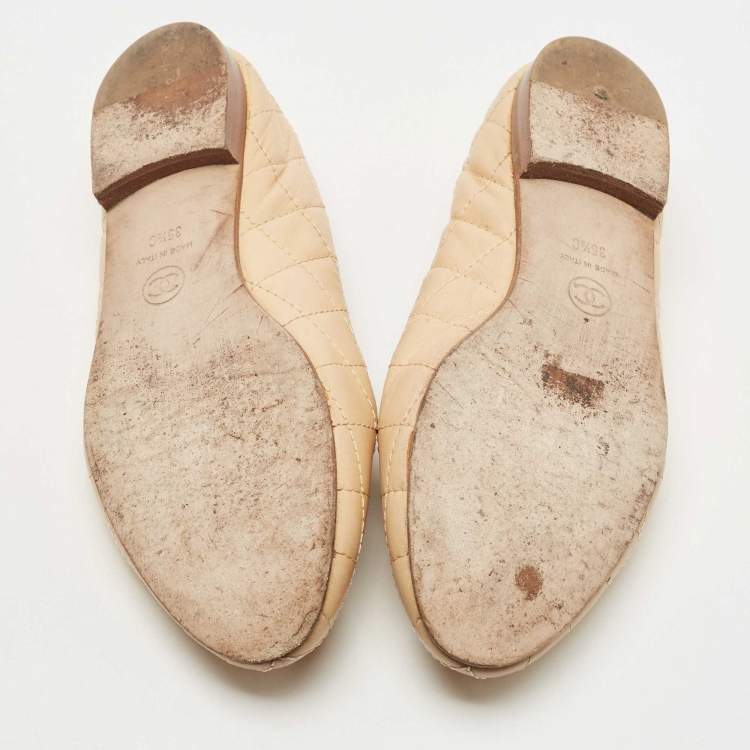 Pre Owned Chanel Beige Quilted Leather CC Turn Lock Loafers Size 35.5