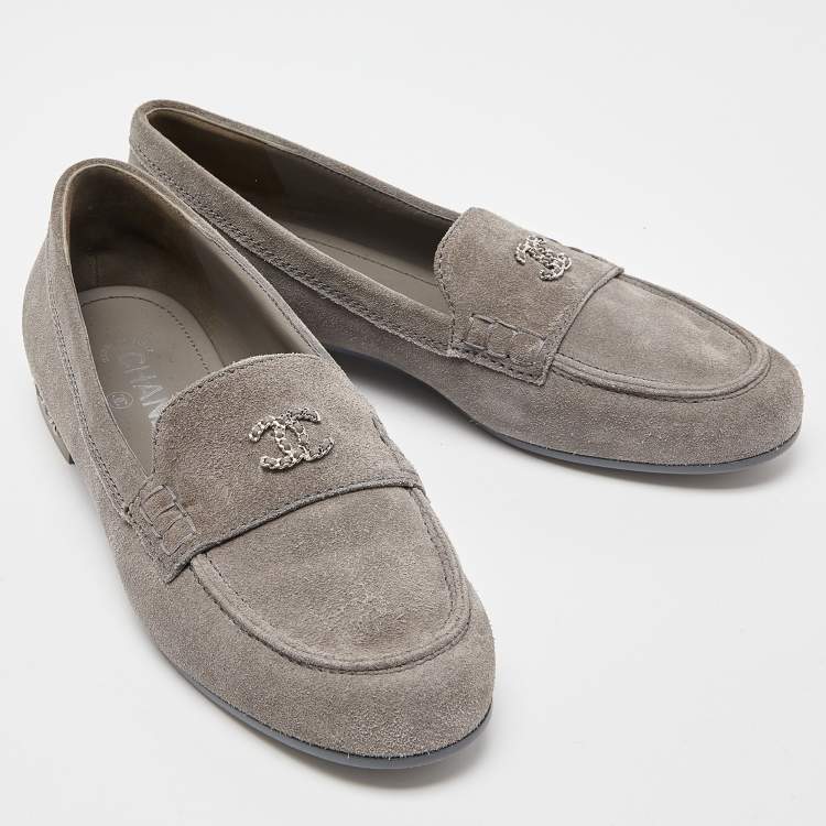 Pre Owned Chanel Grey Suede CC Chain Loafers Size 40