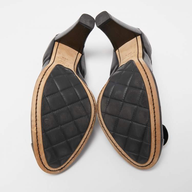 Pre Owned Chanel Black Leather Camelia CC Cap Toe Srunch Pumps Size 38.5