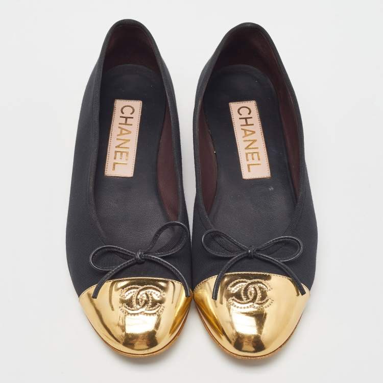 Pre Owned Chanel Black/Gold Canvas and Leather CC Cap Toe Bow Ballet Flats Size 38.5