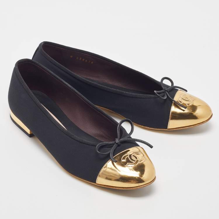 Pre Owned Chanel Black/Gold Canvas and Leather CC Cap Toe Bow Ballet Flats Size 38.5