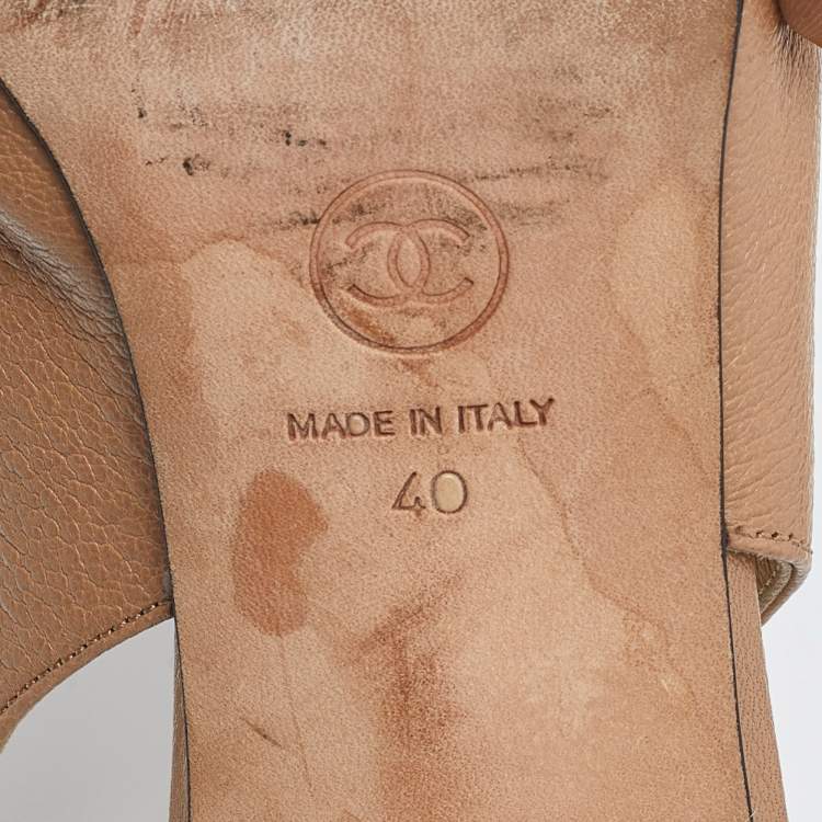 Pre Owned Chanel Beige/Black Leather CC Slingback Pumps Size 40