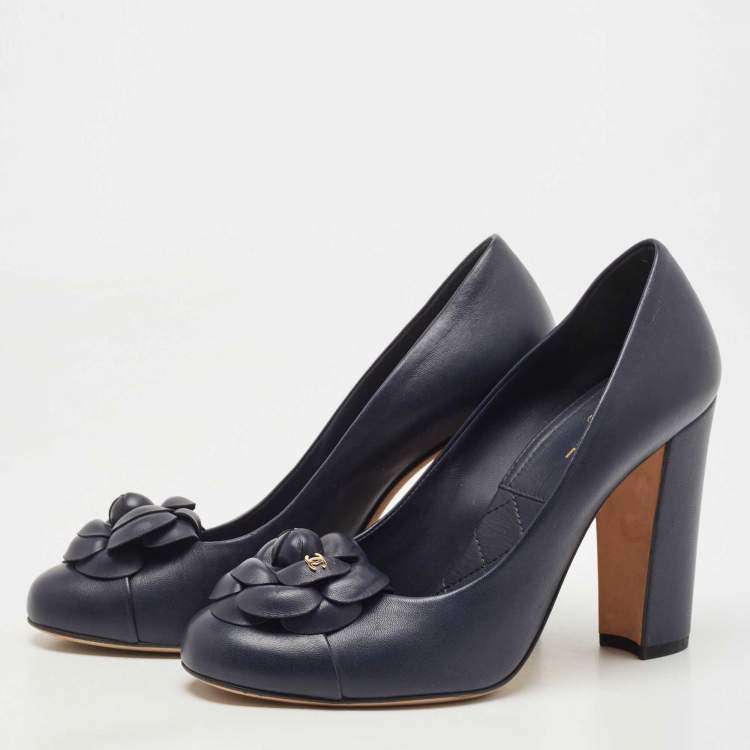 Pre Owned Chanel Blue Leather Camellia CC Cap Toe Block Heel Pumps Size 38.5