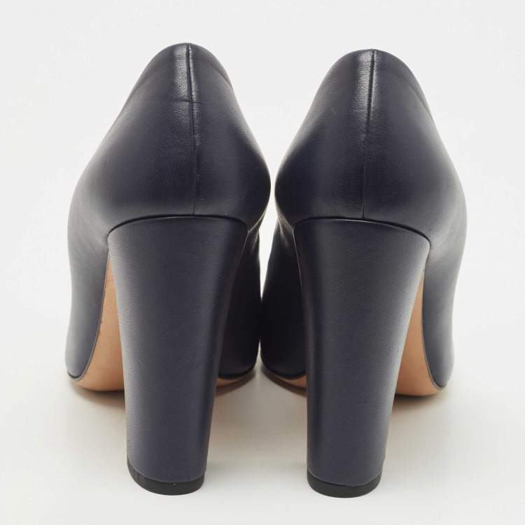 Pre Owned Chanel Blue Leather Camellia CC Cap Toe Block Heel Pumps Size 38.5