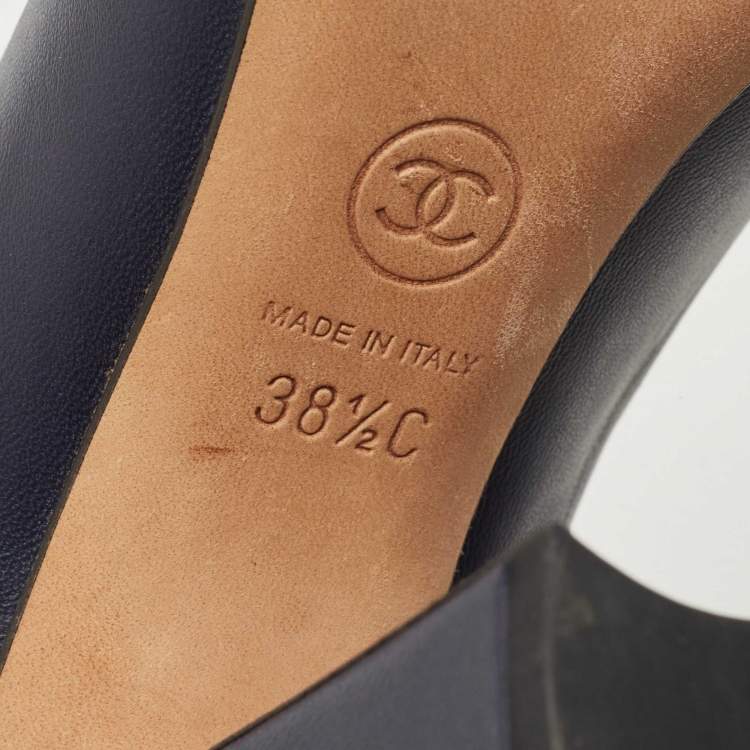 Pre Owned Chanel Blue Leather Camellia CC Cap Toe Block Heel Pumps Size 38.5