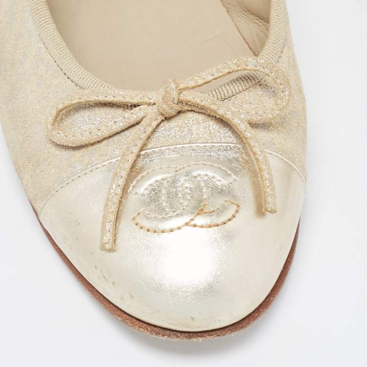 Pre Owned Chanel Metallic Gold Leather and Texture Suede CC Cap Toe Flats Size 37.5