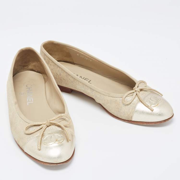 Pre Owned Chanel Metallic Gold Leather and Texture Suede CC Cap Toe Flats Size 37.5