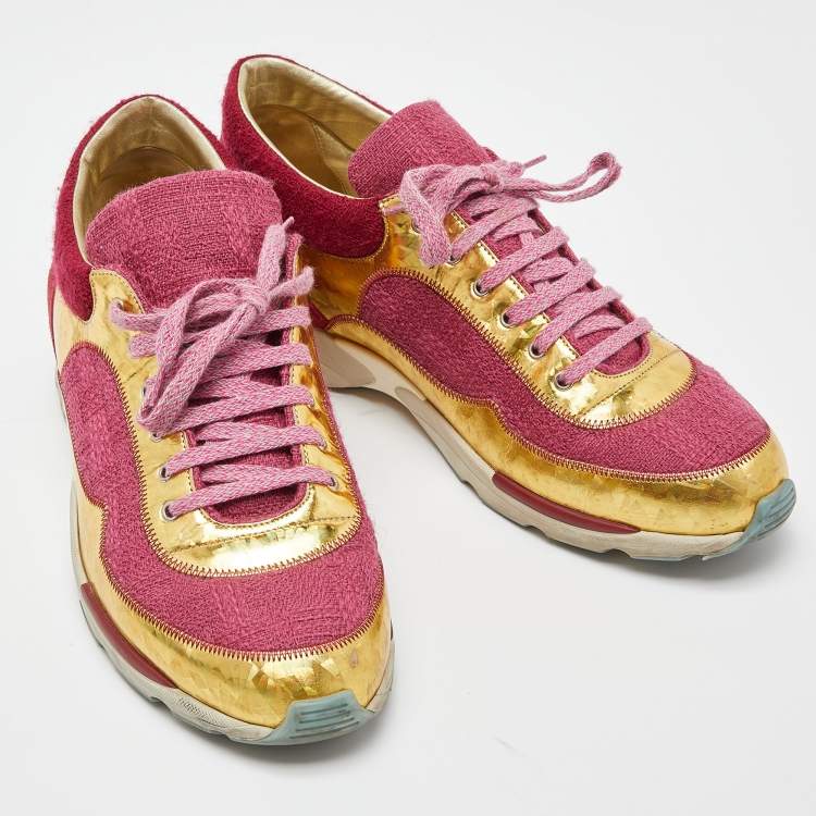 Pre Owned Chanel Pink/Gold Tweed Fabric and Leather CC Lace Up Sneakers Size 41
