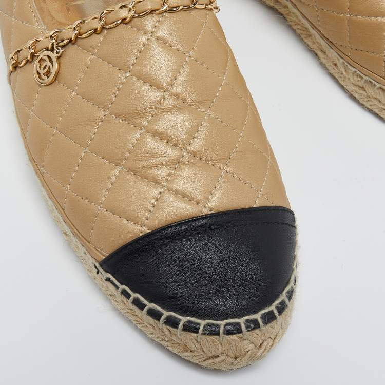 Pre Owned Chanel Beige/Black Quilted Leather Chain-Link CC Espadrille Size 42