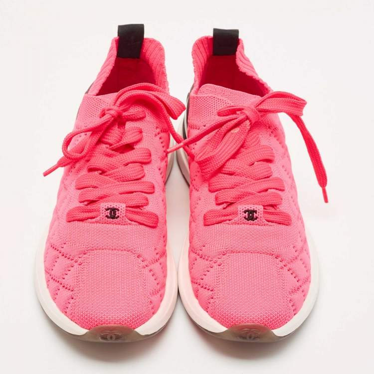Pre Owned Chanel Pink Knit Fabric Quilted Low Top Sneakers Size 39