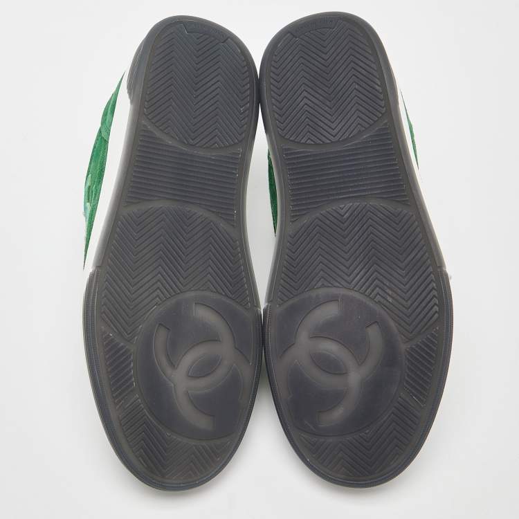 Pre Owned Chanel Green/White Suede Low Top Sneakers Size 37.5