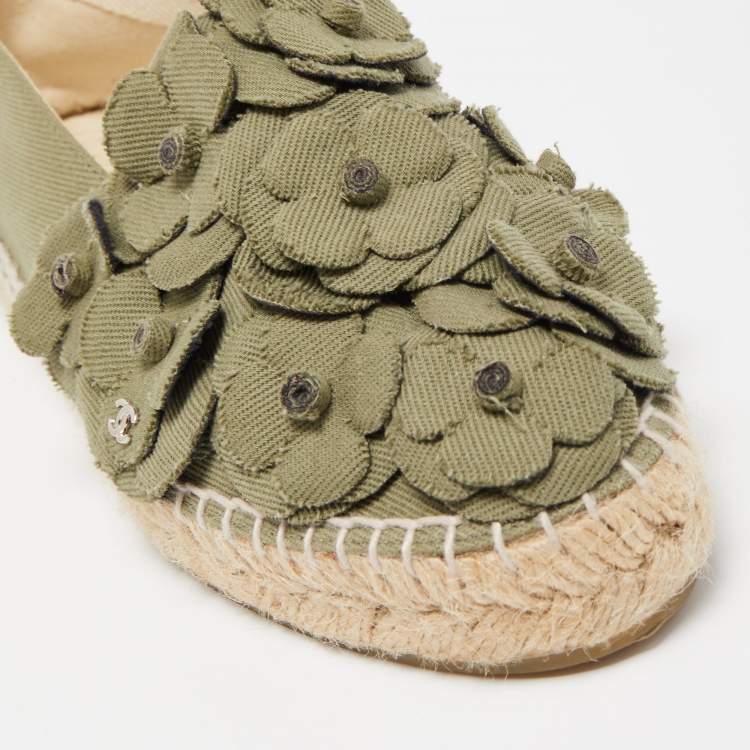 Pre Owned Chanel Olive Green Canvas CC Camelia Espadrille Flats Size 36