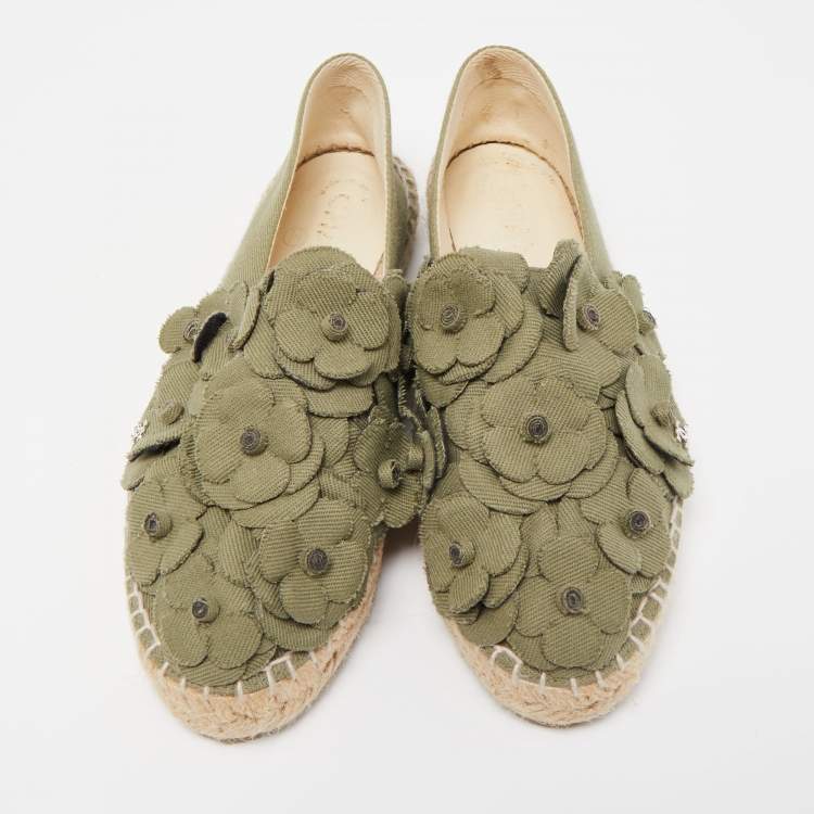 Pre Owned Chanel Olive Green Canvas CC Camelia Espadrille Flats Size 36