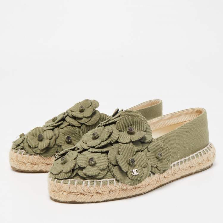 Pre Owned Chanel Olive Green Canvas CC Camelia Espadrille Flats Size 36