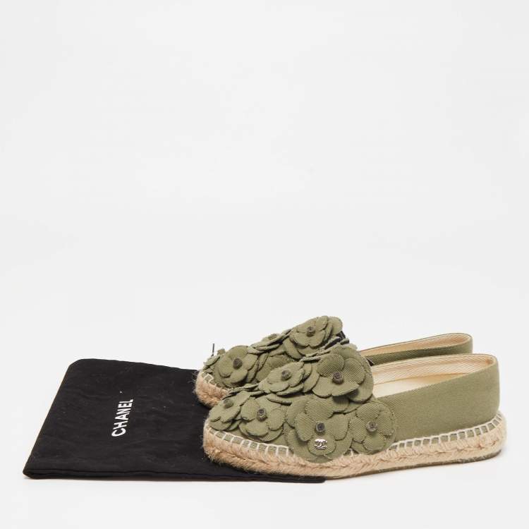 Pre Owned Chanel Olive Green Canvas CC Camelia Espadrille Flats Size 36