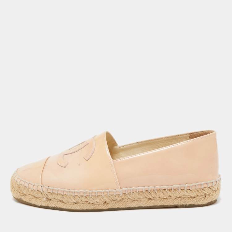 Pre Owned Chanel Light Pink Patent Leather CC Espadrille Flats Size 36