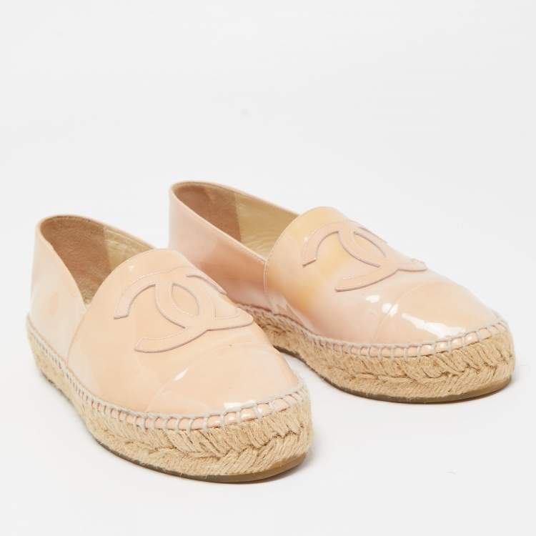 Pre Owned Chanel Light Pink Patent Leather CC Espadrille Flats Size 36