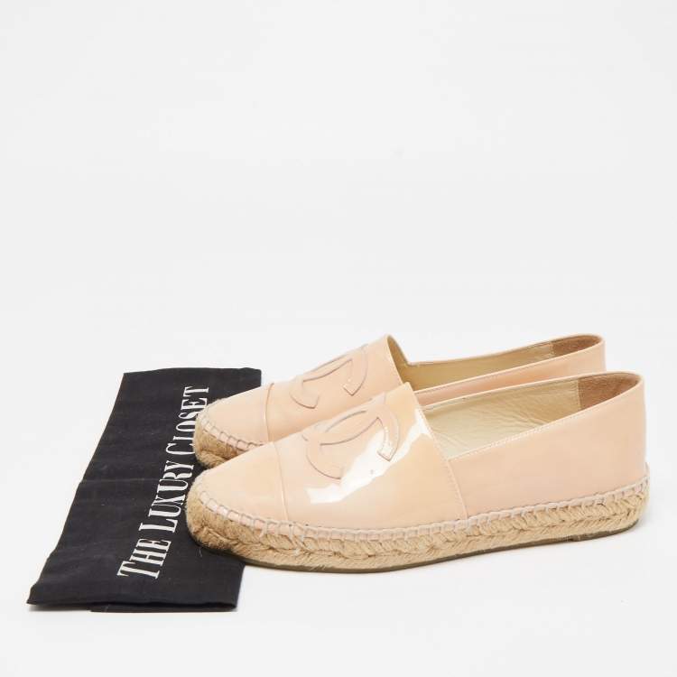 Pre Owned Chanel Light Pink Patent Leather CC Espadrille Flats Size 36