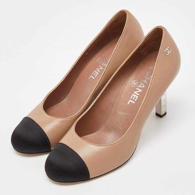 Pre Owned Chanel Beige/Black Leather and Satin Cap Toe CC Pumps Size 38.5