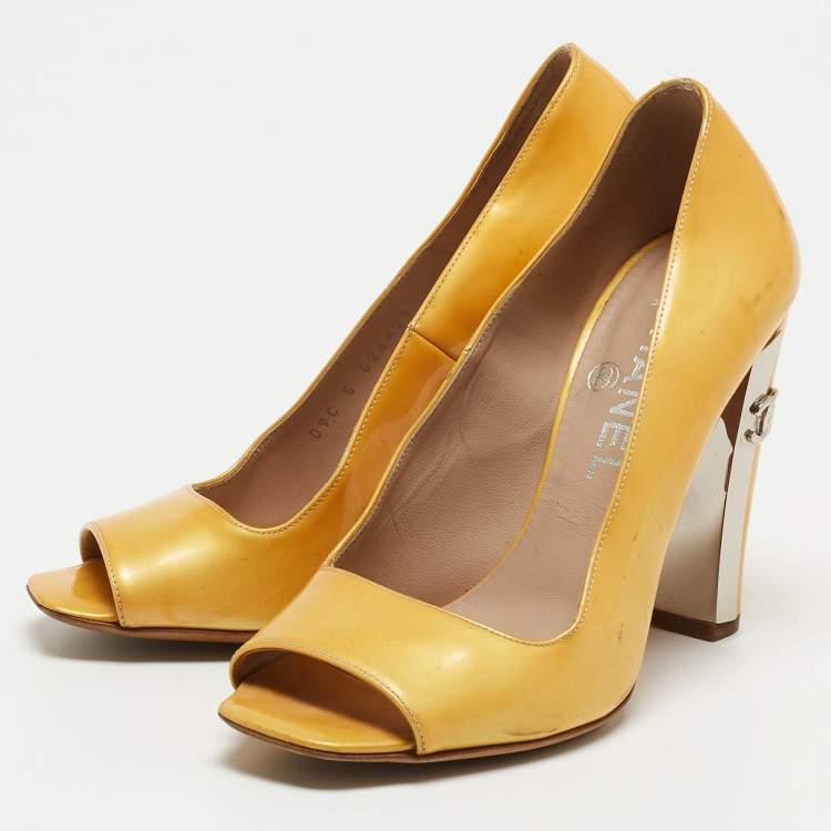 Buy Sherrif Shoes Womens Beige Block Heel Peep Toes Online