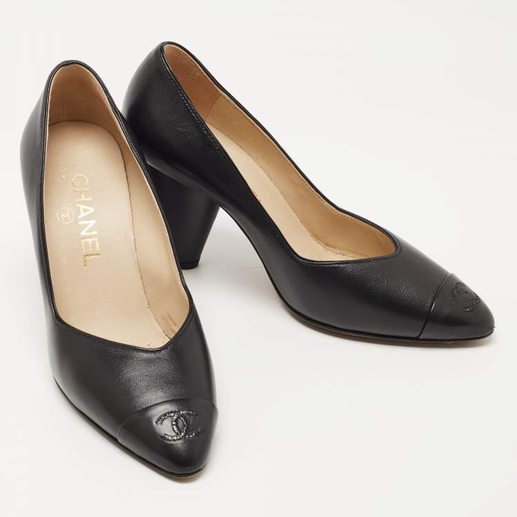 Pre Owned Chanel Black Leather CC Cap Toe Pumps Size 36