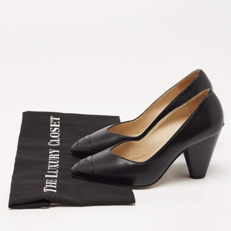 Pre Owned Chanel Black Leather CC Cap Toe Pumps Size 36