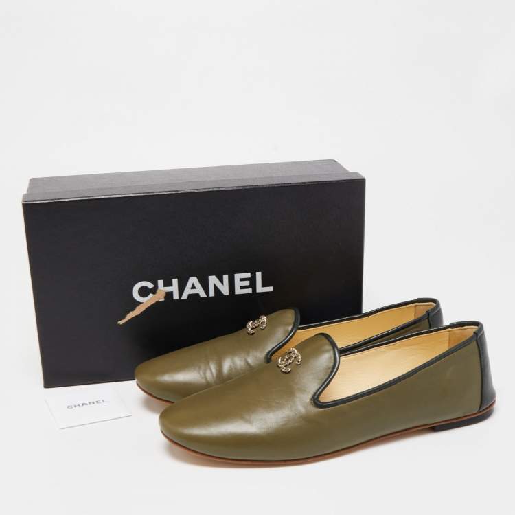 Pre Owned Chanel Green Leather CC Smoking Slippers Size 40