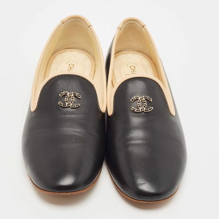 Pre Owned Chanel Black/Cream Leather CC Smoking Slippers Size 40
