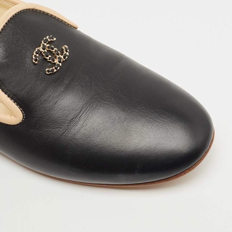 Pre Owned Chanel Black/Cream Leather CC Smoking Slippers Size 40