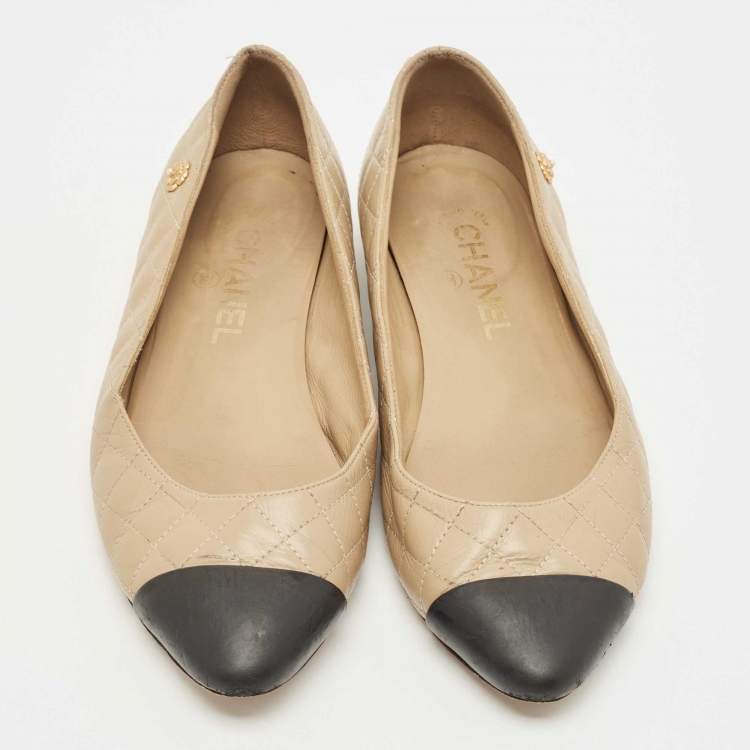 Pre Owned Chanel Beige/Black Quilted Leather Ballet Flats Size 38