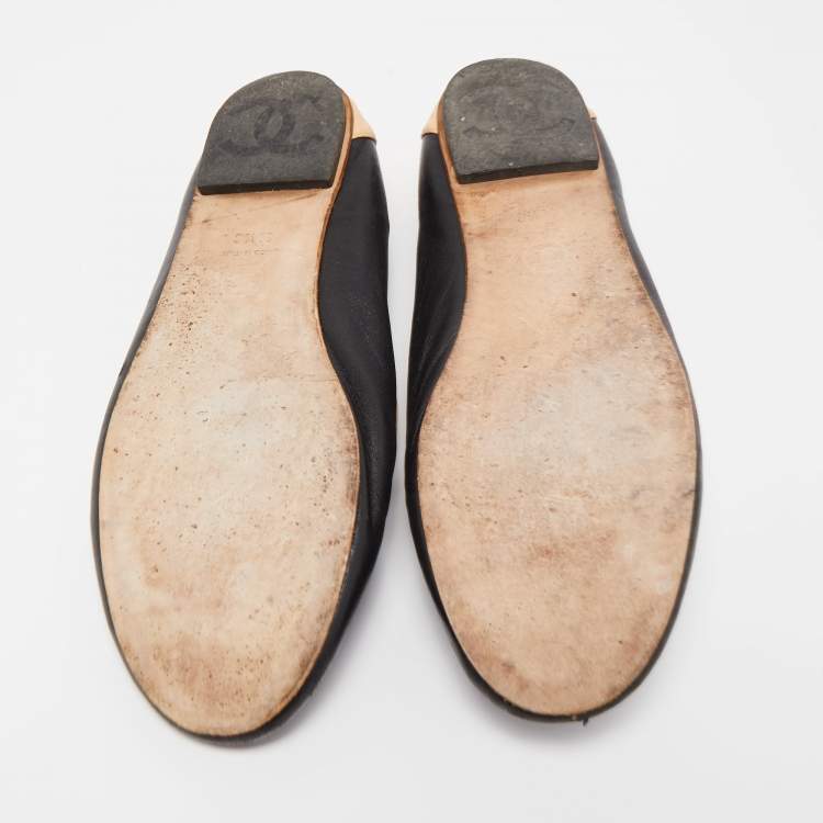 Pre Owned Chanel Black/Beige Leather CC Smoking Slippers Size 39.5