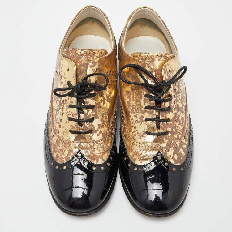 Pre Owned Chanel Metallic Gold/Black Patent Leather Brogue Lace-Up Oxford  Size 37