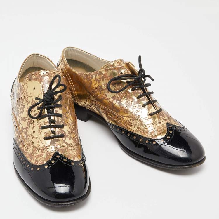 Pre Owned Chanel Metallic Gold/Black Patent Leather Brogue Lace-Up Oxford  Size 37