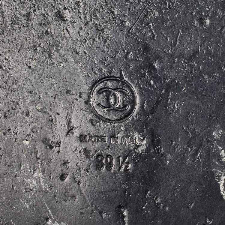 Pre Owned Chanel Black Quilted Leather CC Dad Sandals Size 39.5