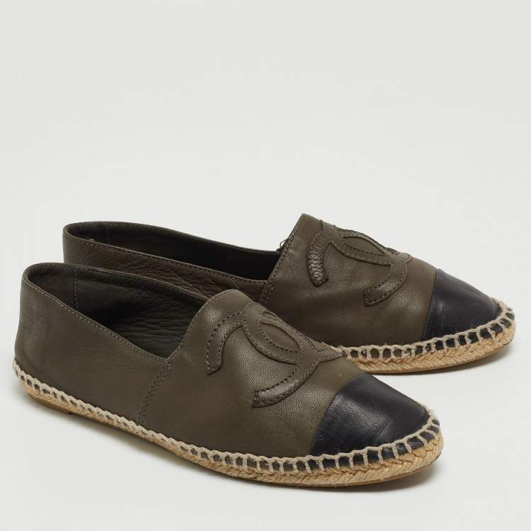 Pre Owned Chanel Green/Black Leather CC Espadrille Flats Size 35